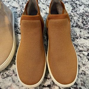 Rothy’s Fawn Chelsea Sneakers - size 5.5